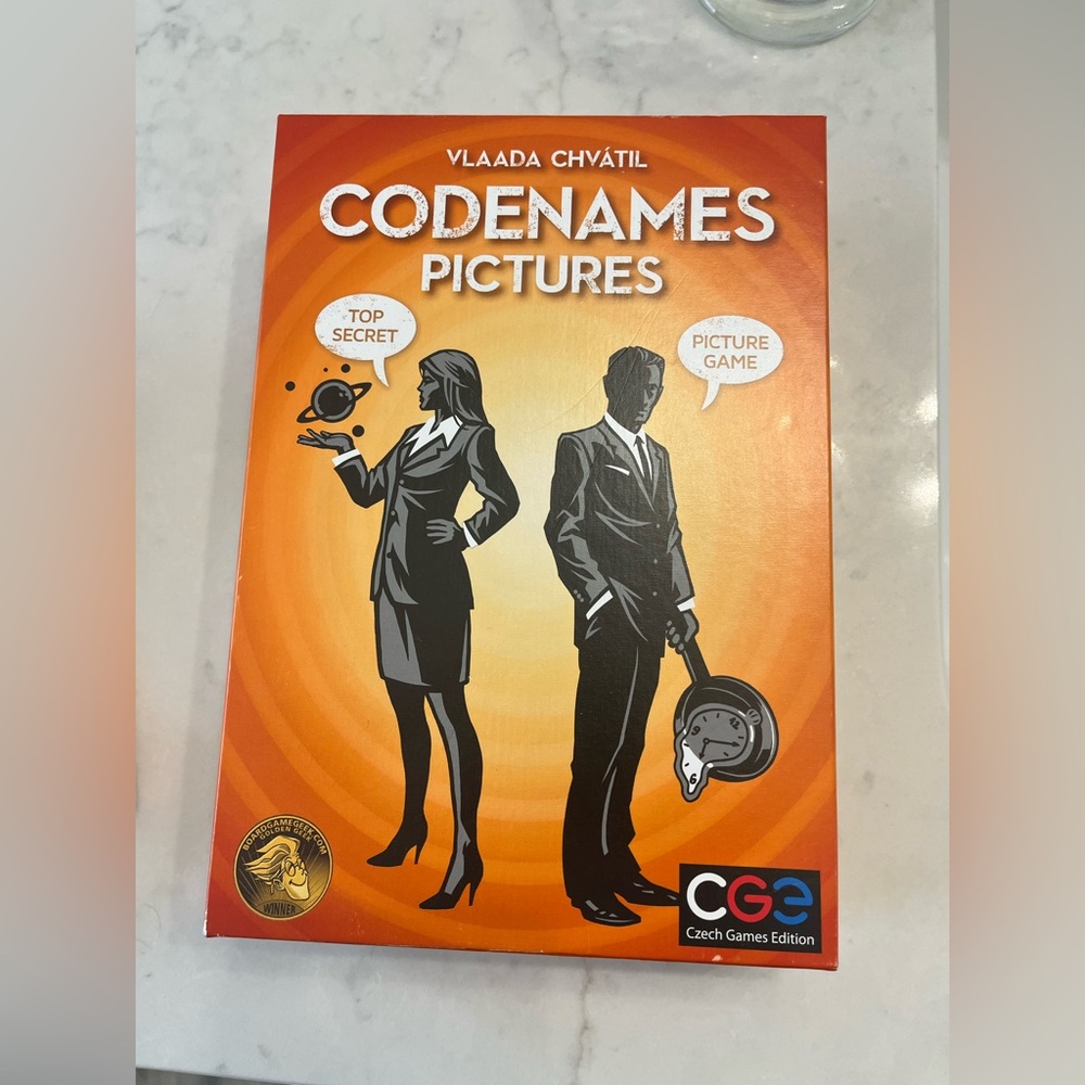 Codenames Pictures game